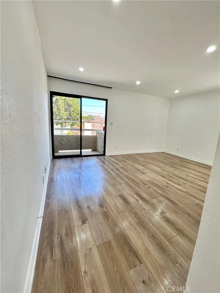 365 W Alameda Avenue 203, Burbank, California 91506 home-pic-15
