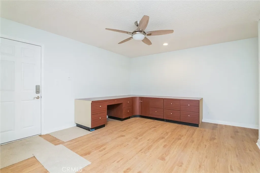 5711 Owensmouth Avenue 116, Woodland Hills, California 91367 home-pic-11