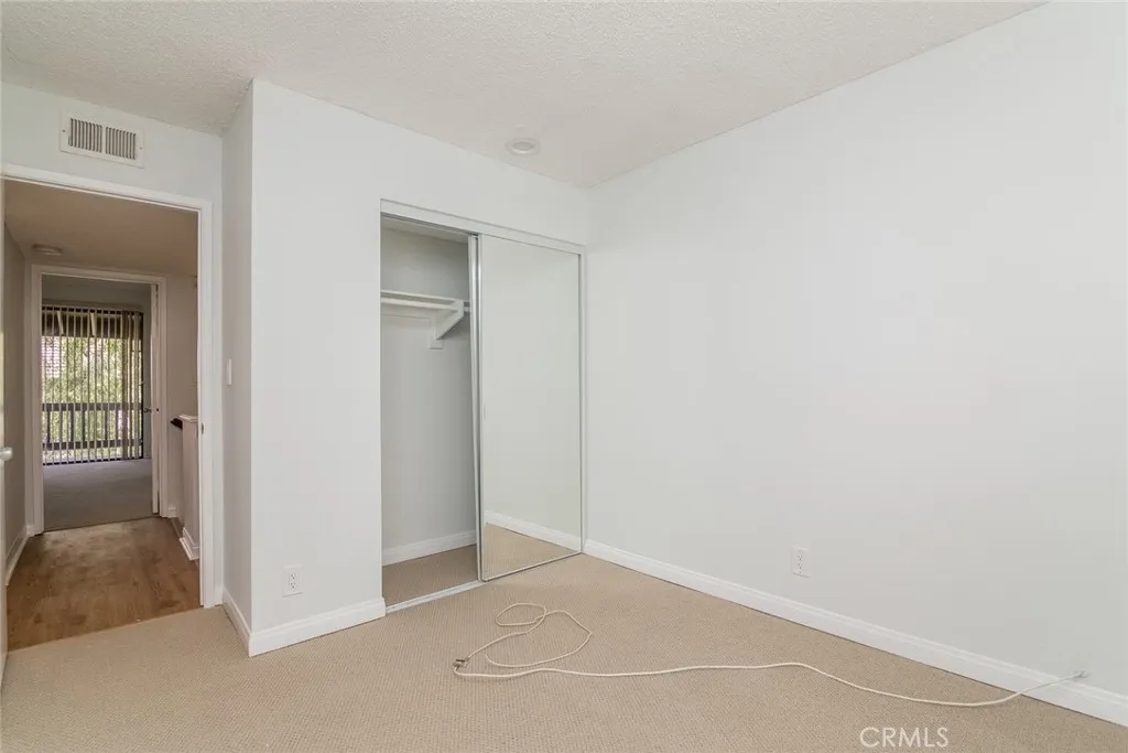 5711 Owensmouth Avenue 116, Woodland Hills, California 91367 home-pic-24