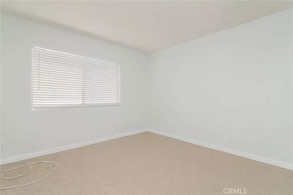 5711 Owensmouth Avenue 116, Woodland Hills, California 91367 home-pic-20