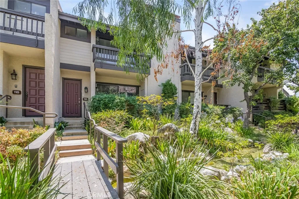 5711 Owensmouth Avenue 116, Woodland Hills, California 91367 home-pic-0