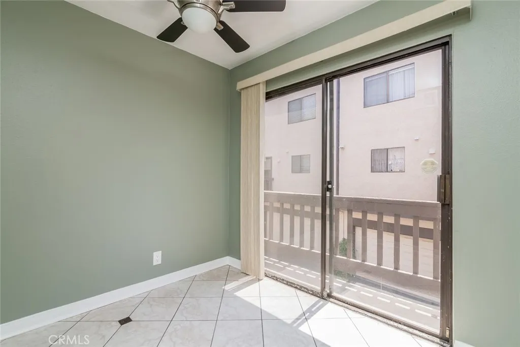 5711 Owensmouth Avenue 116, Woodland Hills, California 91367 home-pic-9