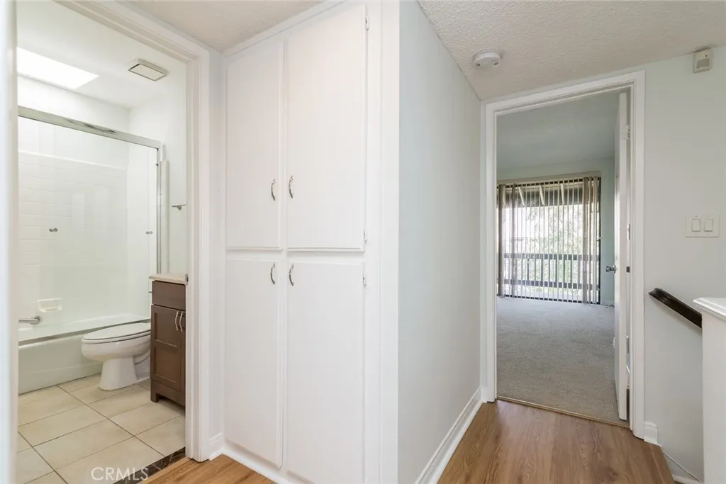 5711 Owensmouth Avenue 116, Woodland Hills, California 91367 home-pic-22