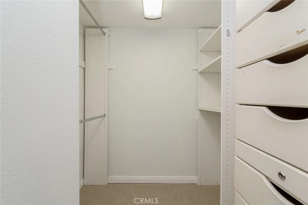 5711 Owensmouth Avenue 116, Woodland Hills, California 91367 home-pic-17