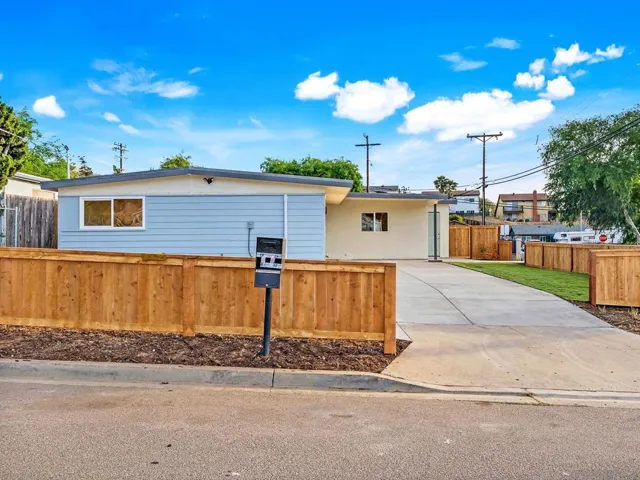 11011 Meadow Terrace Dr, Santee, California 92071