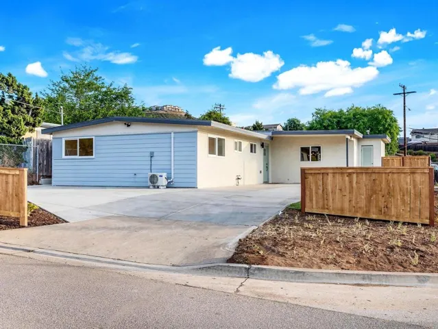 11011 Meadow Terrace Dr, Santee, California 92071