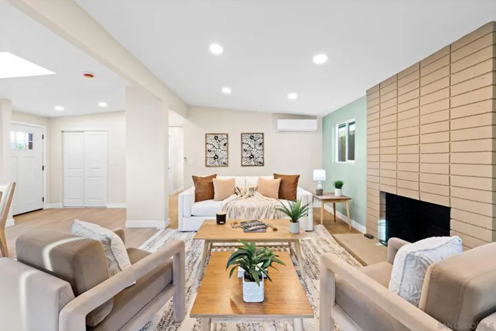 11011 Meadow Terrace Dr, Santee, California 92071