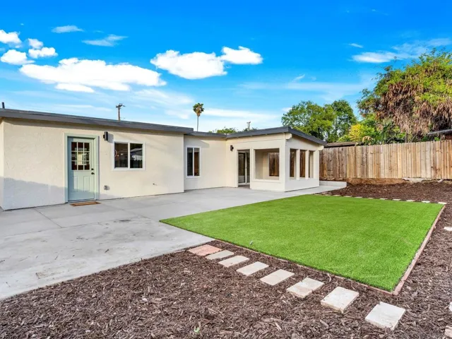 11011 Meadow Terrace Dr, Santee, California 92071