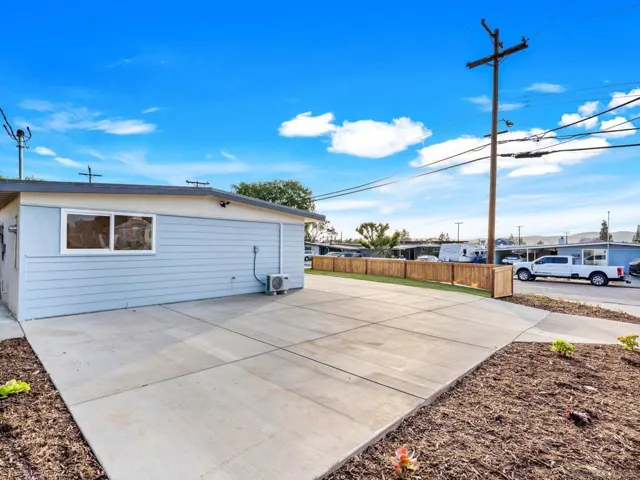 11011 Meadow Terrace Dr, Santee, California 92071