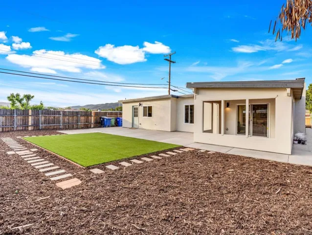 11011 Meadow Terrace Dr, Santee, California 92071