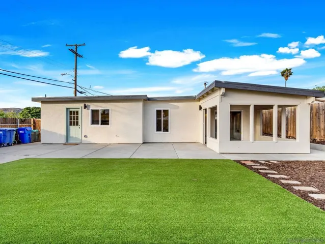 11011 Meadow Terrace Dr, Santee, California 92071