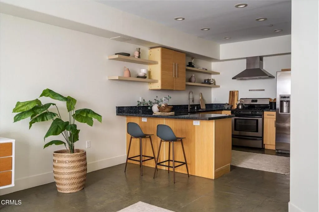 5232 Satsuma Avenue 106, Los Angeles, California 91601 home-pic-3