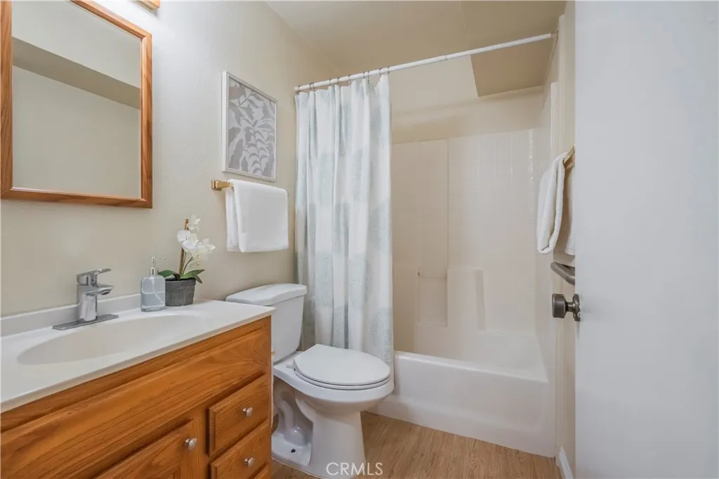 9403 Mesa Robles Drive, Whittier, California 90603 home-pic-20