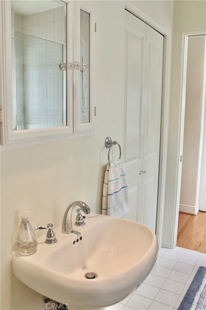 127 Coral Avenue, Newport Beach, California 92662 home-pic-16