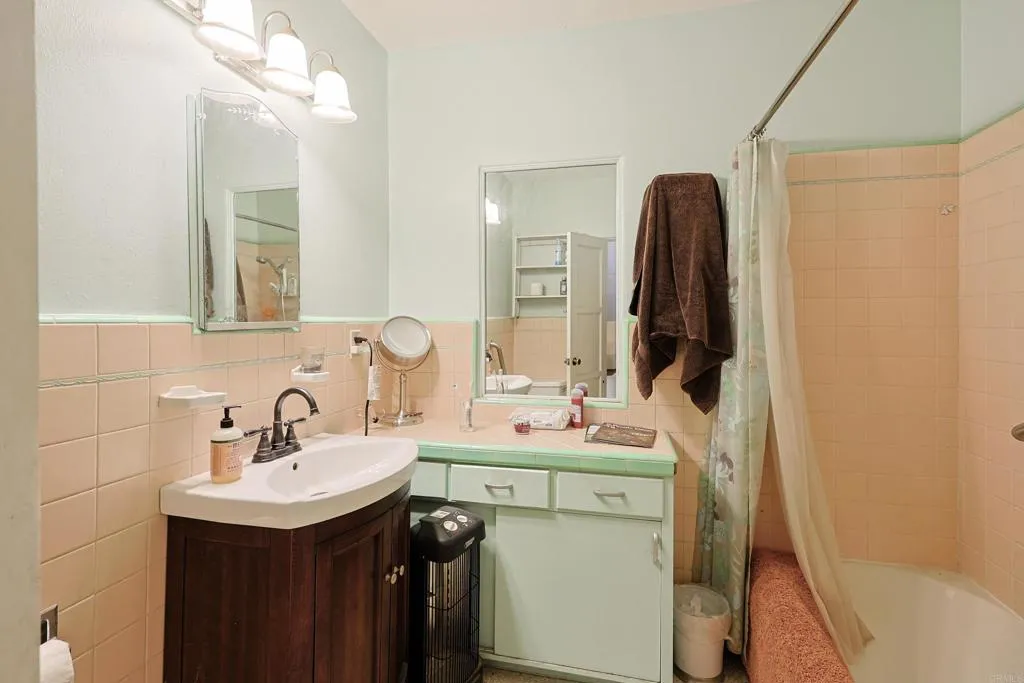 11825 Taia, Lakeside, California 92040 home-pic-9