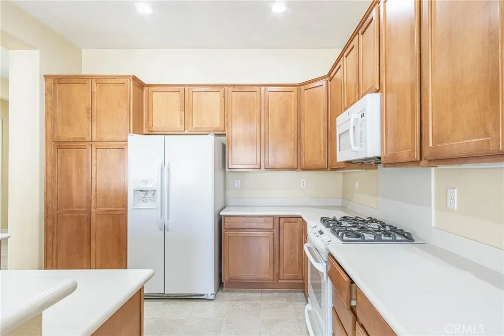 19478 Big Horn Street, Apple Valley, California 92308 home-pic-9