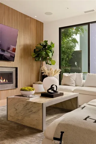 864 S Gretna Green Way, Los Angeles, California 90049