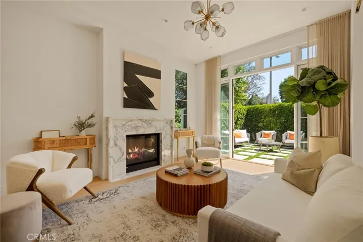 864 S Gretna Green Way, Los Angeles, California 90049