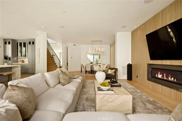 864 S Gretna Green Way, Los Angeles, California 90049