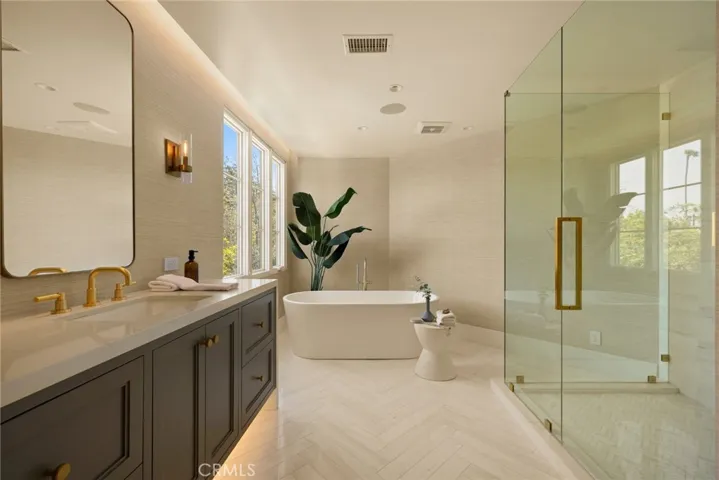 864 S Gretna Green Way, Los Angeles, California 90049