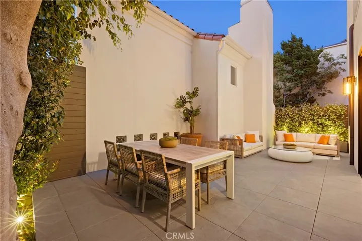 864 S Gretna Green Way, Los Angeles, California 90049