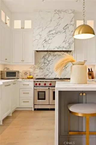 864 S Gretna Green Way, Los Angeles, California 90049
