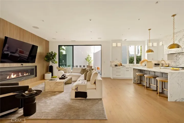 864 S Gretna Green Way, Los Angeles, California 90049