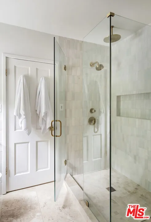 2518 Canyon Drive, Los Angeles, California 90068 home-pic-23