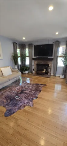 11905 Elkwood Street, North Hollywood, California 91605