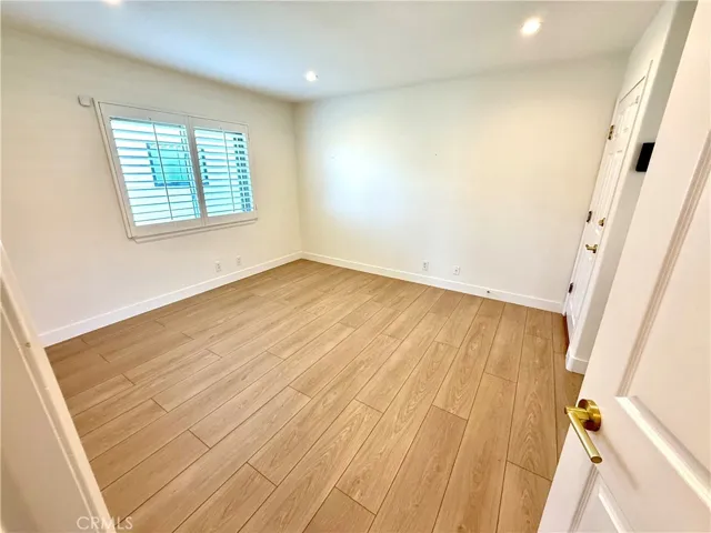 Bonus Room connects to garage parking