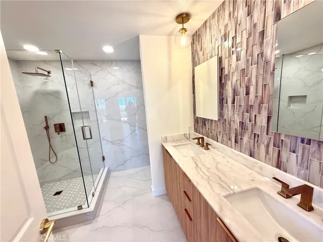 Primary Bathroom in downstairs