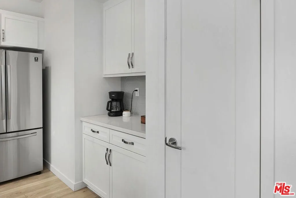 17302 Lemay Street, Lake Balboa, California 91406 home-pic-16