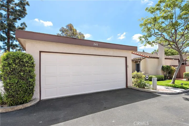 240 S Camino De Naranjas, Anaheim Hills, California 92807