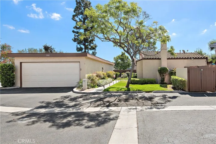 240 S Camino De Naranjas, Anaheim Hills, California 92807