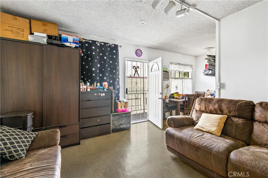 5150 Valley Boulevard, Los Angeles, California 90032 home-pic-18