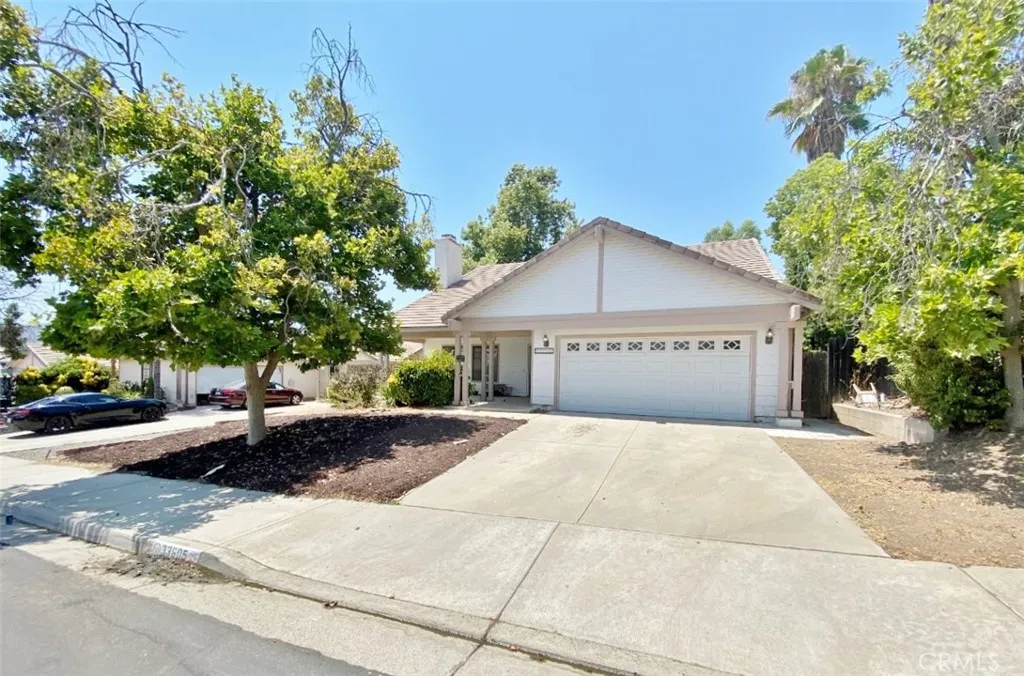 33605 Breckenridge Trail, Wildomar, California 92595 home-pic-1