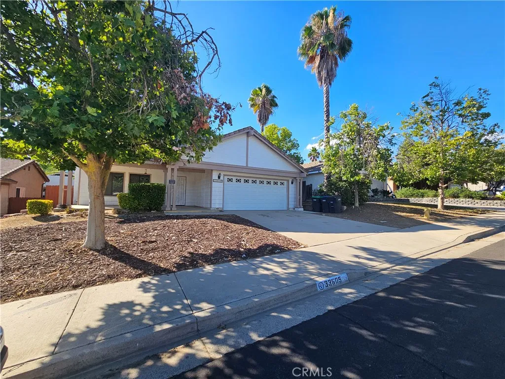 33605 Breckenridge Trail, Wildomar, California 92595 home-pic-2