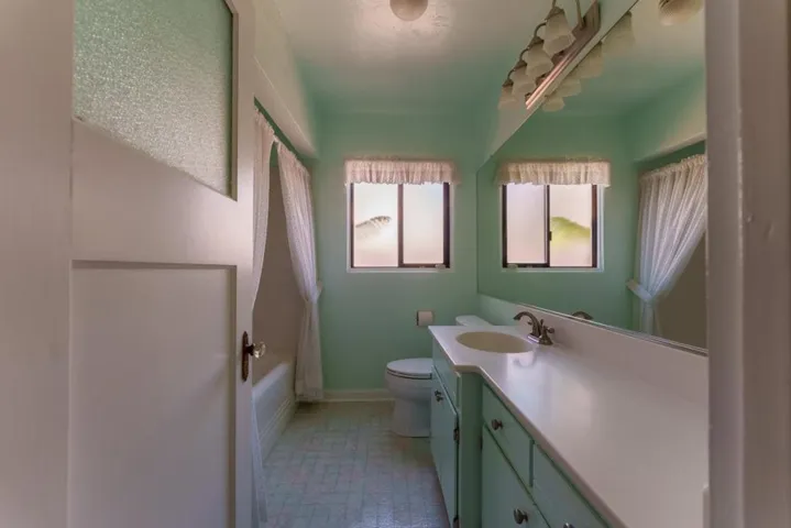 13 Orange Drive, Salinas, California 93901