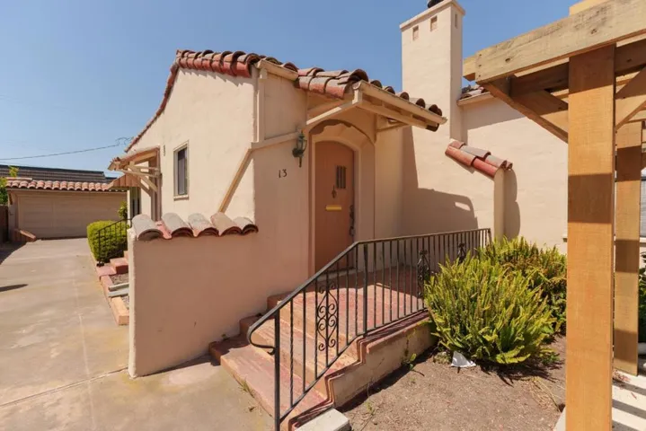 13 Orange Drive, Salinas, California 93901