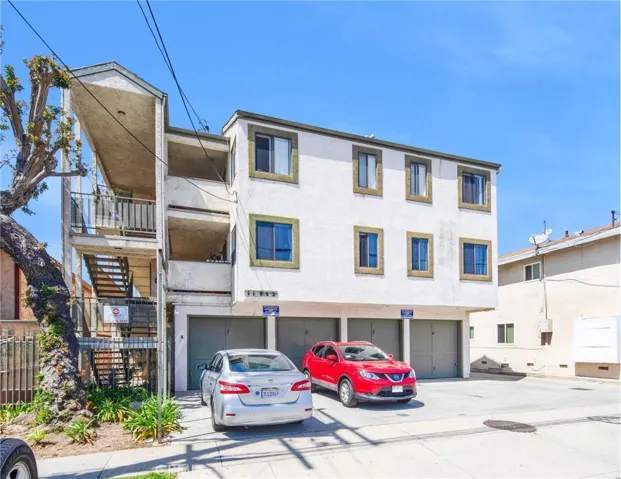 11943 Grevillea Avenue, Hawthorne, California 90250
