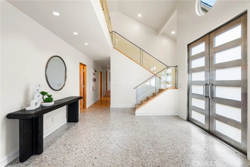 1554 E Oceanfront, Newport Beach, California 92661 home-pic-20