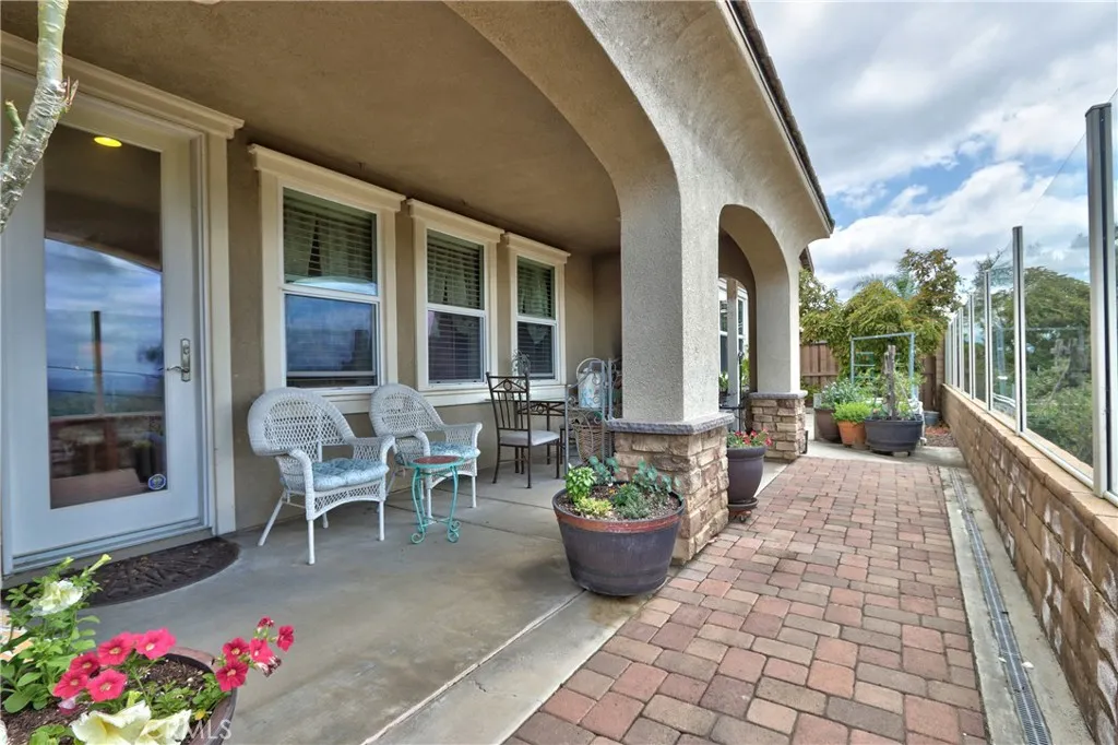 1931 James Gaynor Street, Fallbrook, California 92028 home-pic-9