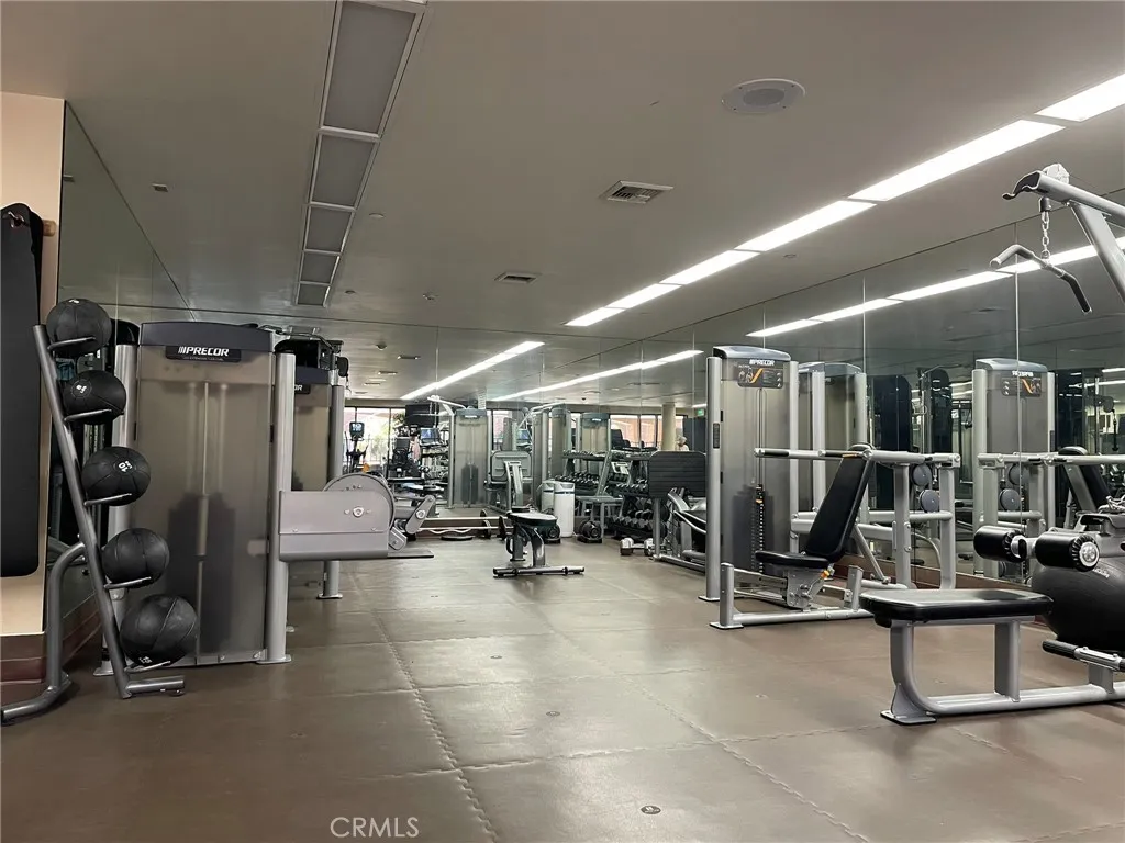 200 N Swall Drive L252, Beverly Hills, California 90211 home-pic-25