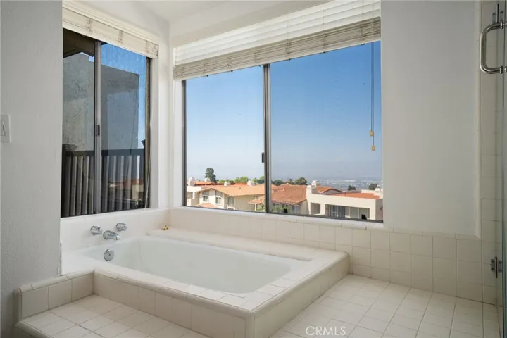 21 Hilltop Circle, Rancho Palos Verdes, California 90275