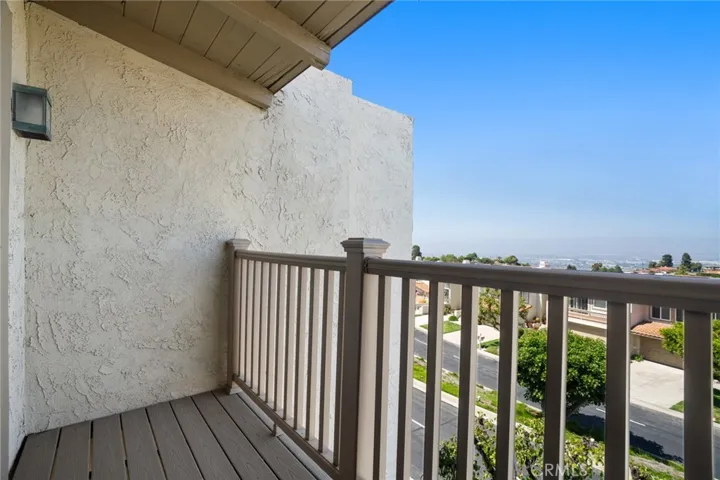 21 Hilltop Circle, Rancho Palos Verdes, California 90275