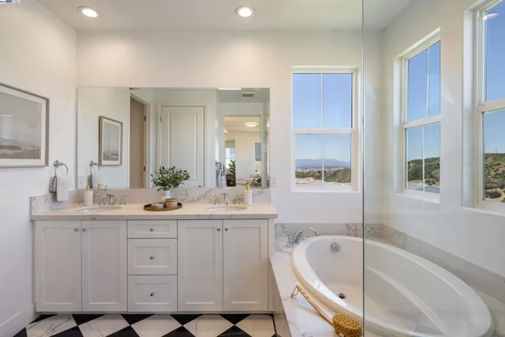 20857 W Acorn Circle, None, California 91326
