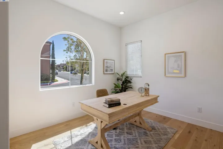 20857 W Acorn Circle, None, California 91326