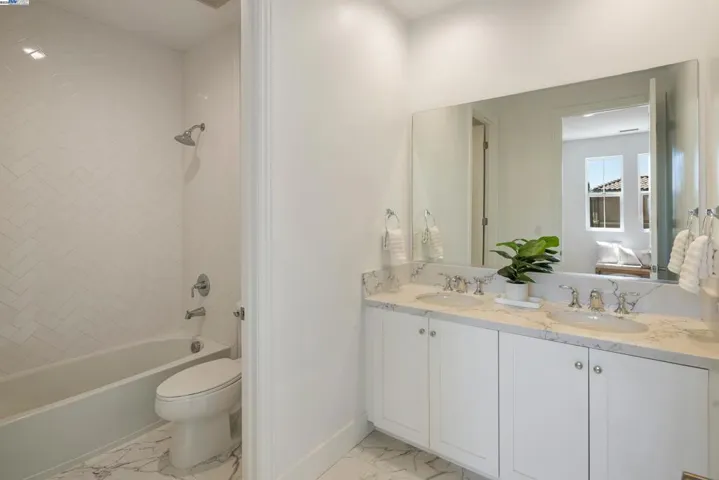 20857 W Acorn Circle, None, California 91326