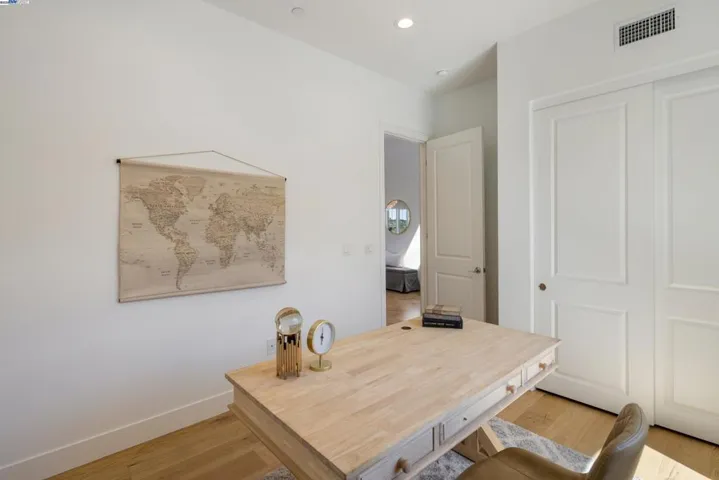 20857 W Acorn Circle, None, California 91326