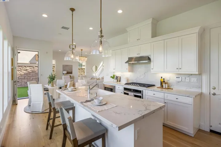 20857 W Acorn Circle, None, California 91326